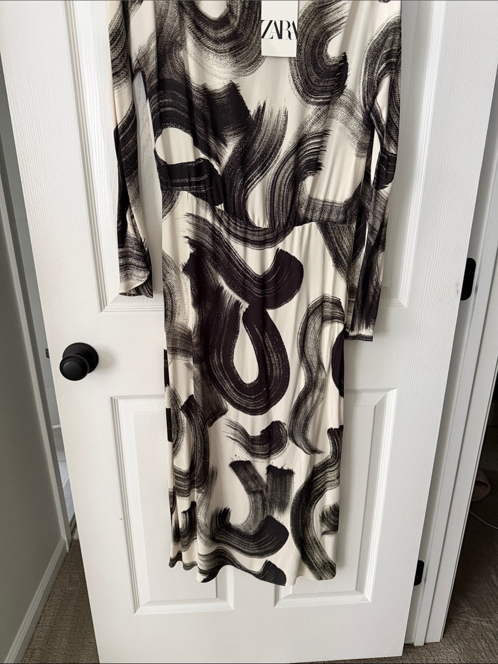 Zara Cream Dress with Black Abstract Brushstroke Design - Picture 2 of 7
